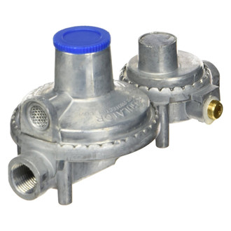 Camco® - 160.000 BTU Fixed Two Stage Vertical LP Gas Regulator (1/4" Inlet x 3/8" FNPT Outlet)