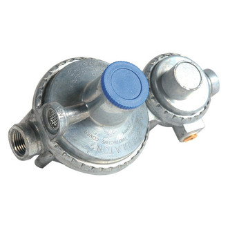 Camco® - 160.000 BTU Fixed Two Stage Vertical LP Gas Regulator (1/4" Inlet x 3/8" FNPT Outlet)