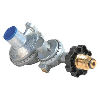 Camco® - 160.000 BTU Fixed Two Stage Horizontal LP Gas Regulator (1/4" Inlet x 3/8" FNPT Outlet)