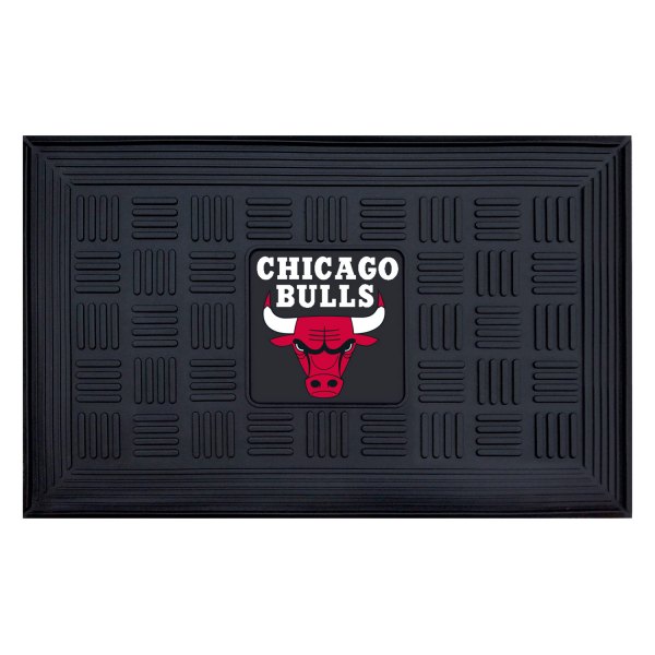 FanMats® - Chicago Bulls 19.5" x 31.25" Ridged Vinyl Door Mat with "Bull Head with Wordmark" Logo